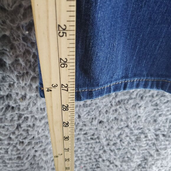 Chicos Jeans Womens 1.5 Short US 10 Petite Blue Ultimate Fit Boot Leg Denim - Picture 8 of 14